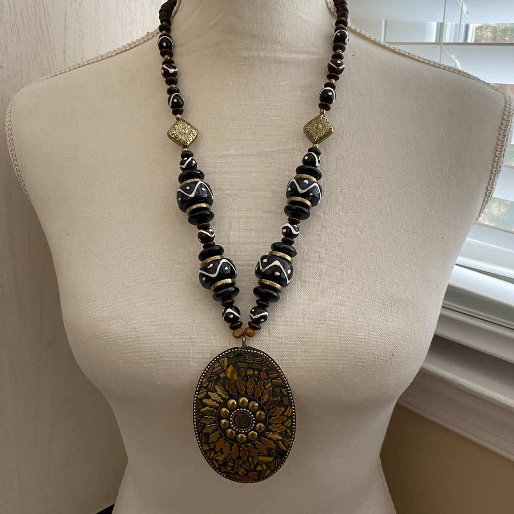 COLORFUL FLOWER NECKLACE
